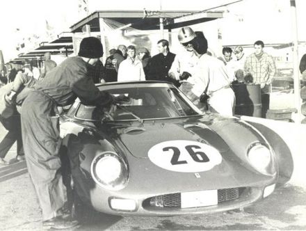Leon Dernier, Jacky Ickx, Jean Blaton i Gerard Langlois von Ophem - Ferrari 250LM.