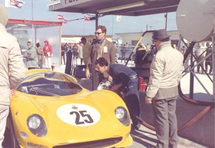 Lucien Bianchi, Gerard Langlois von Ophem, Jean Blaton i Jacky Ickx - Ferrari 365 P2.