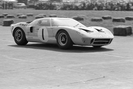 Jochen Rindt - Ford GT 40.