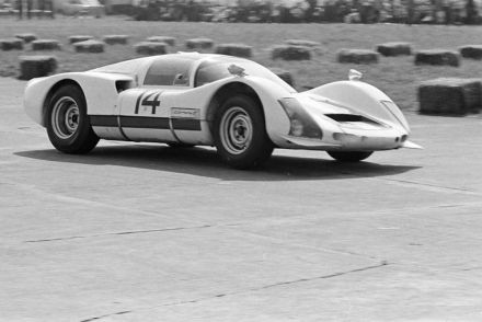 Gerhard Mitter i Hans Herrmann - Porsche 906.