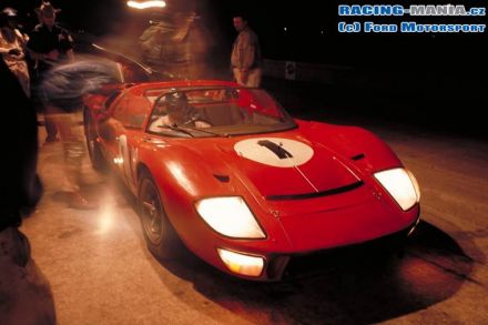 Ken Miles i Lloyd Ruby – Ford X1 Roadster GT110.
