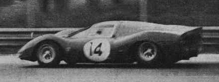 John Surtees i Mike Parkes – Ferrari 330 P3.