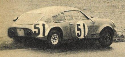 Jean-Louis Marnat i Jean-Pierre Jabouille – Mini Marcos GT.