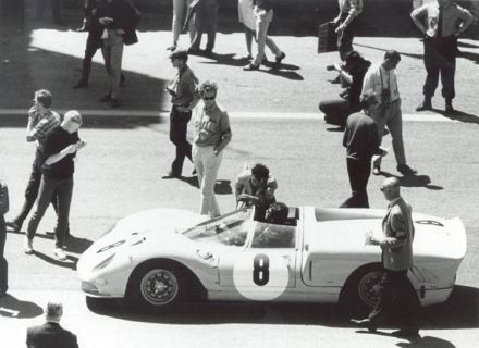 Lucien Bianchi i "Jean Beurlys" - Ferrari 365 P2.