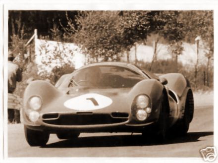 Mike Parkes i Ludovico Scarfiotti - Ferrari 330 P3.