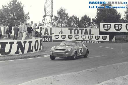 Jean-Louis Marnat i Claude Ballot-Léna - Mini-Marcos GT 2+2 BMC.