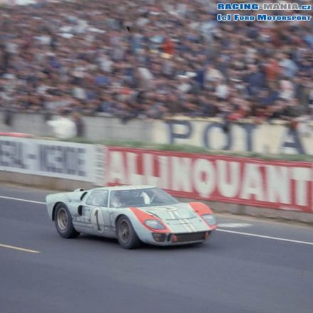 Ken Miles i Denny Hulme - Ford Mk.II.