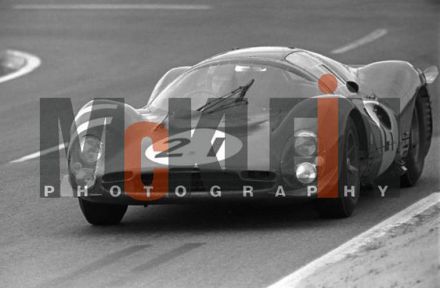 Jean Guichet i Lorenzo Bandini - Ferrari 330 P3.