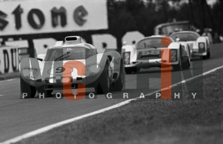 Nr.9. Jo Bonnier i Phil Hill - Chaparral 2D Chevrolet.
