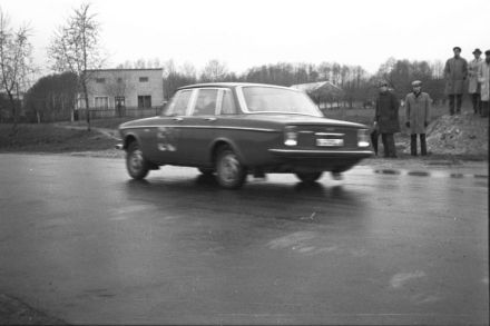 Henryk Ruciński i Adam Wędrychowski  – Volvo 142. 