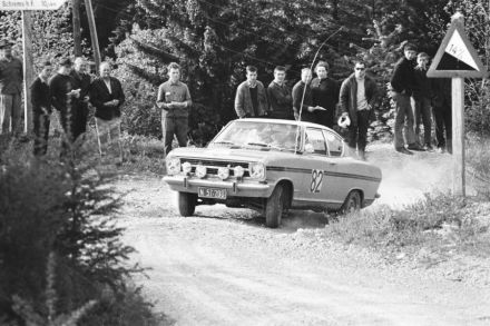 Opel Kadett coupe.
