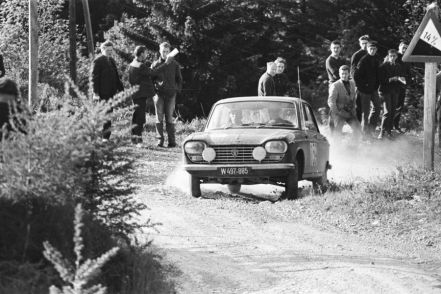 Peugeot 204.