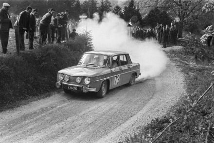 Renault 8.