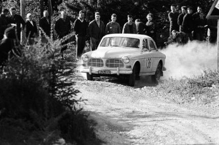 Volvo 122.