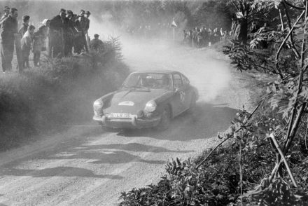 Porsche 911S.