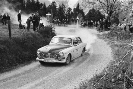 Volvo 122.