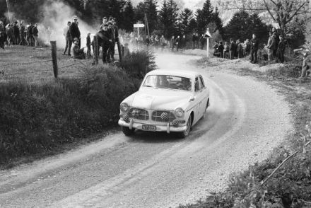 Volvo 122.