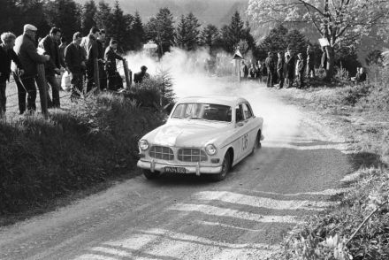 Volvo 122.