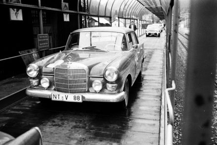 Mercedes Benz 220 SE.