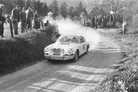 Porsche 911.