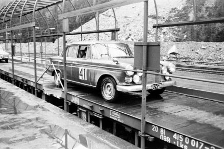 Mercedes Benz 220 SE.