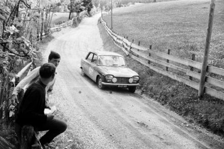 Peugeot 204.