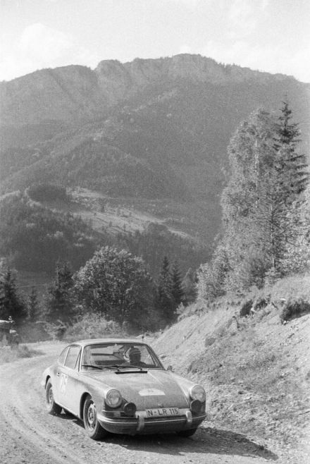 Porsche 911.