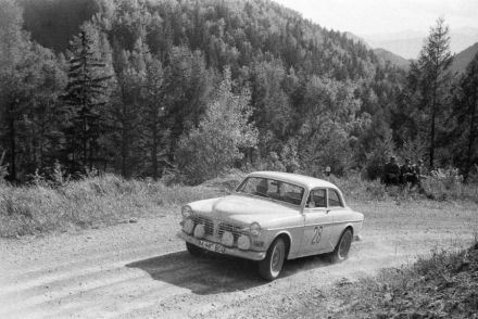 Volvo 122.