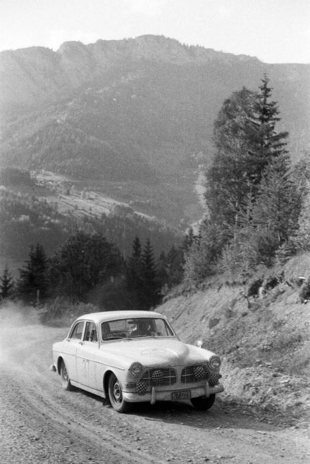 Volvo 122.