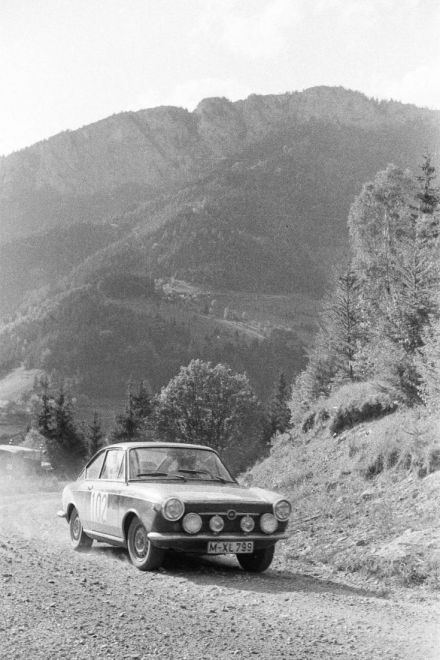 Fiat 850 coupe.