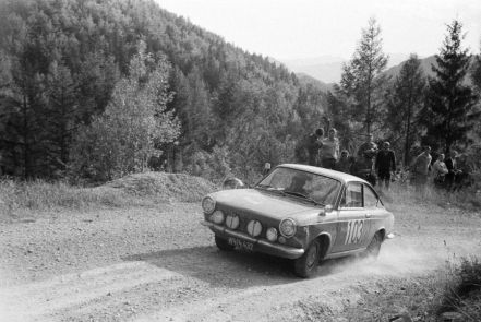 Fiat 850 coupe.