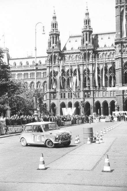 BMC Mini Cooper.