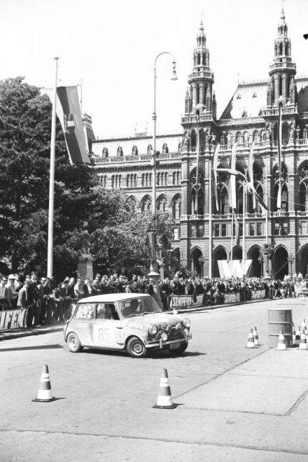 BMC Mini Cooper.