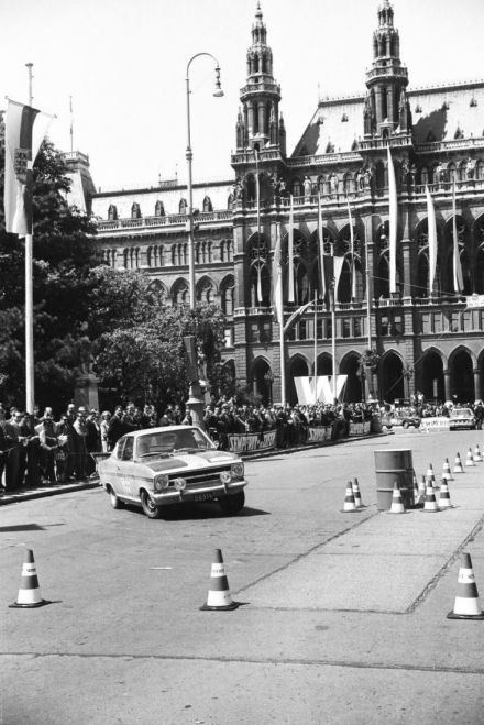 Opel Kadett coupe.
