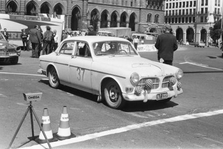 Volvo 122.