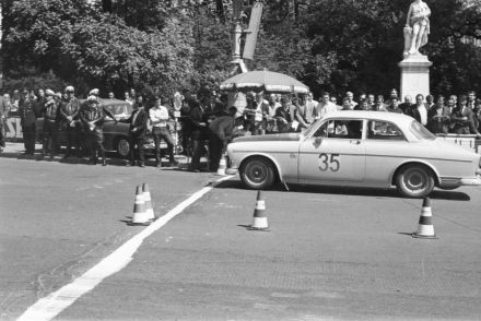 Volvo 122