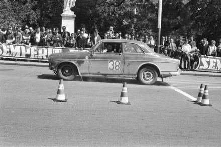 Volvo 122