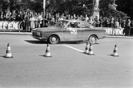 Ford Taunus 12M.