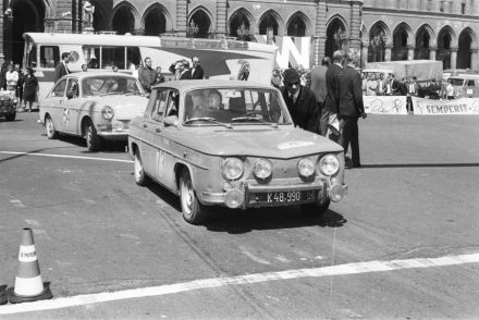Renault 8 Gordini.