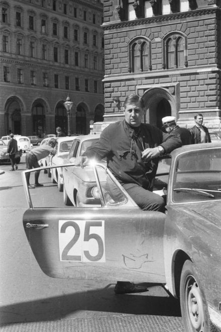 Porsche 911.