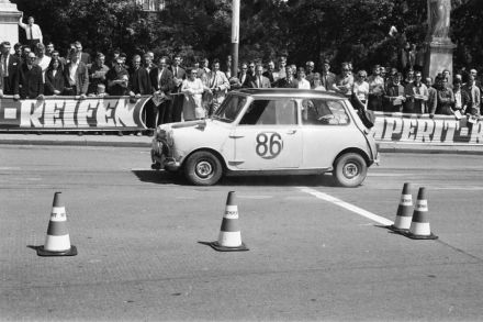BMC Mini Cooper.