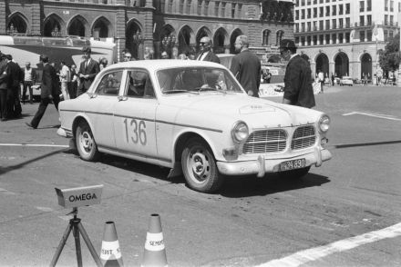 Volvo 122.