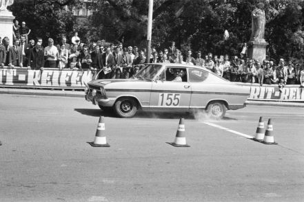 Opel Kadett coupe.