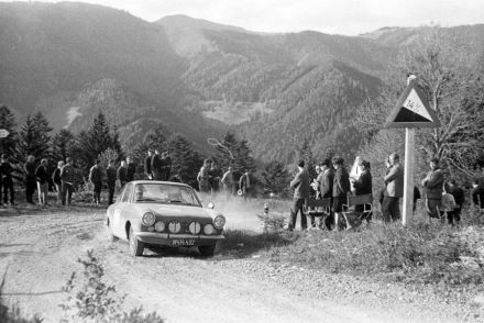 Fiat 850 coupe.