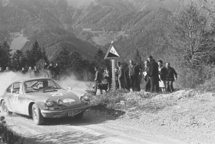 Porsche 911.