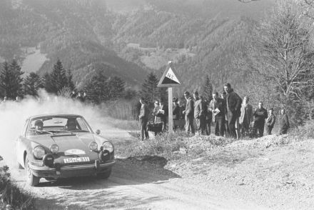 Porsche 911.