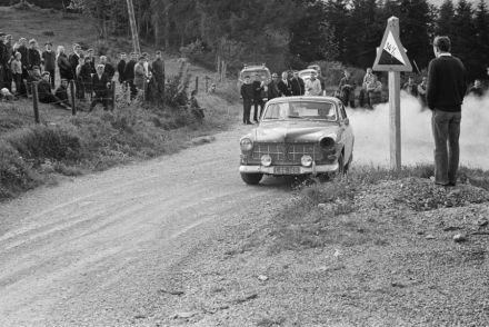 Volvo 122.