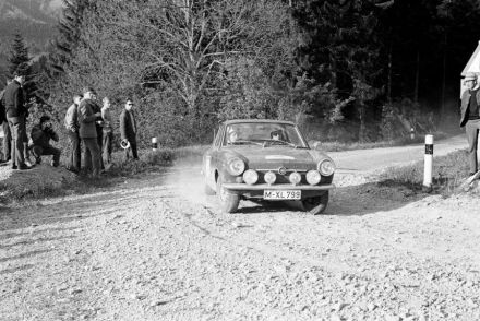 Fiat 850 coupe.
