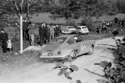Fiat 850 coupe.
