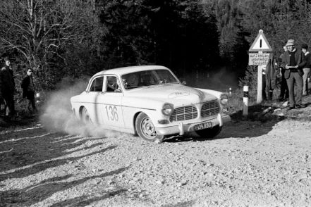 Volvo 122.